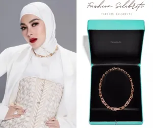 Makin Cetar dan Glamor, Syahrini Kenakan Kalung Tiffany and Co. Rp1,71 Miliar