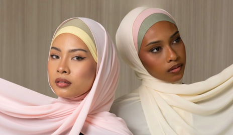 Mau Coba Two-Tone Hijab? In...