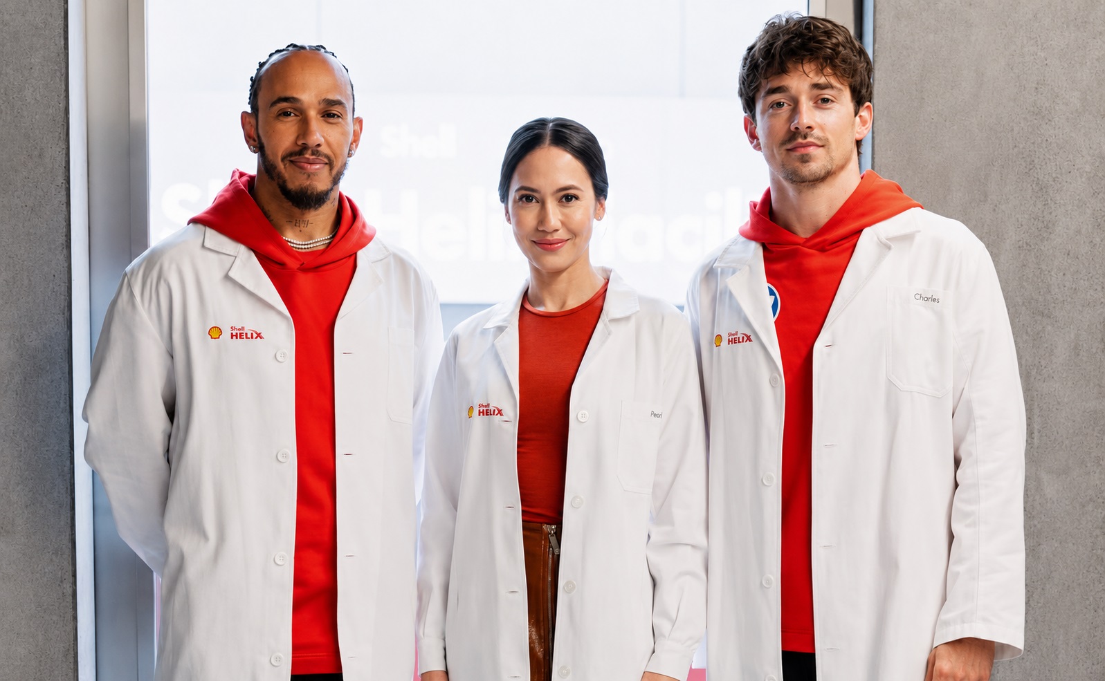 Pevita Pearce Foto Bareng Lewis Hamilton dan Charles Leclerc, Netizen Auto Sirik!