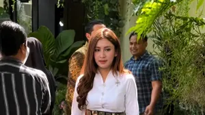 Mengenal Chika Yenalovy, Is...