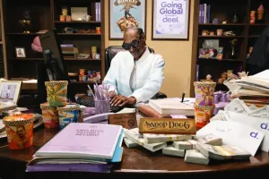 Snoop Dogg Buka Lowongan Ke...
