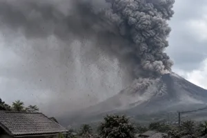 Abu Vulkanik Mulai Menyebar...