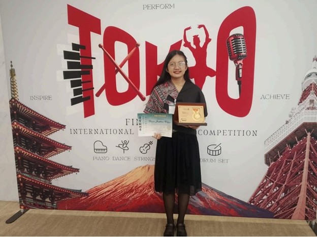 Harumkan Nama Indonesia, Mahasiswi UI Sabet Platinum Award Kompetisi Piano Klasik di Tokyo