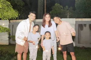 Khawatir Anak Ikut Pindah K...
