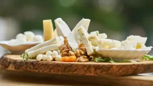 3 Makanan yang Bisa Picu Minyak Berlebih dan Jerawat, Ada Produk Dairy hingga Makanan Ultra Proses