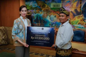Kemenpar Dorong Ekonomi Sade Kembali Bergerak, Salurkan Bantuan Pemulihan Usaha