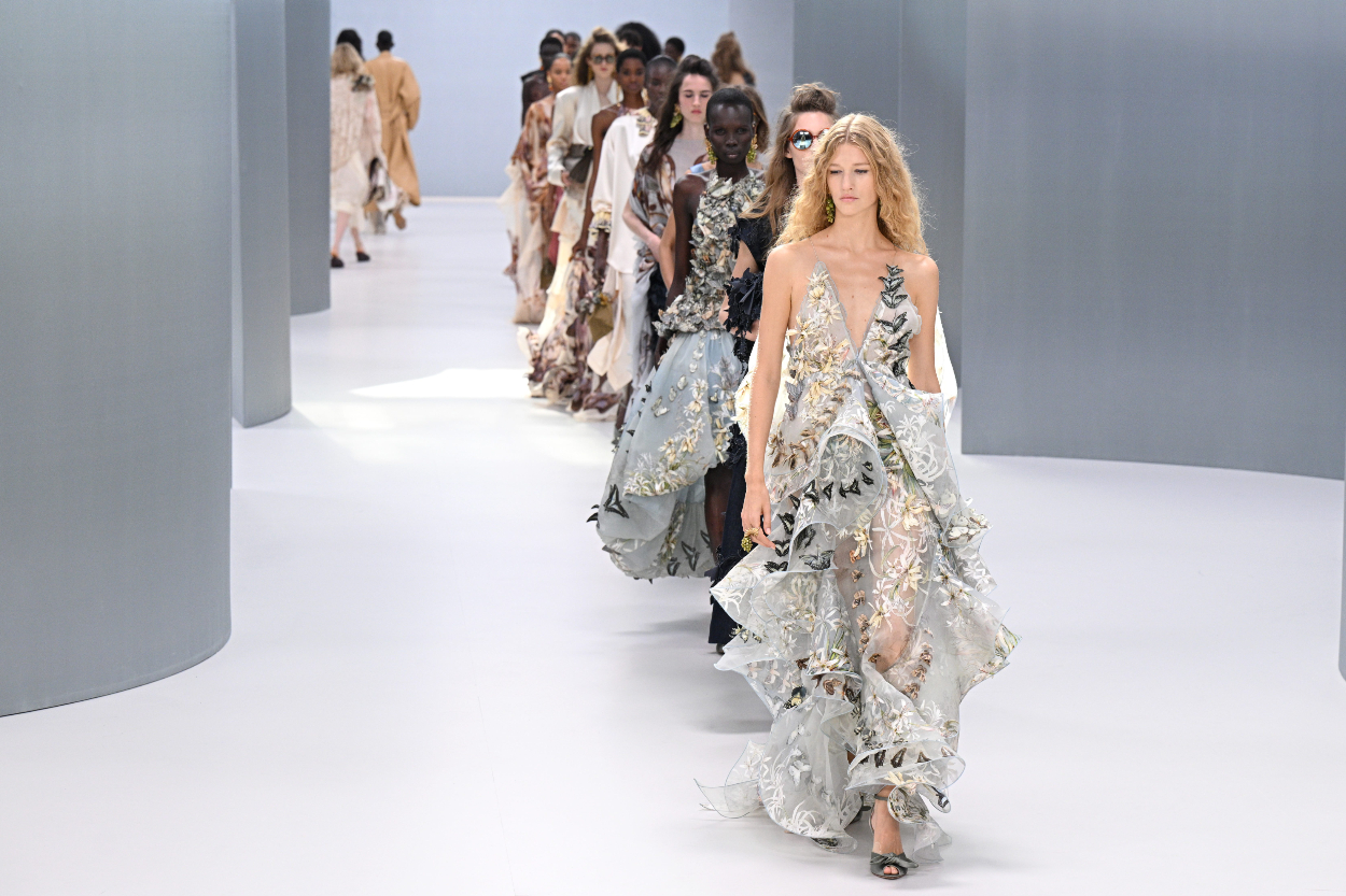 Zimmermann Spring 2027: Koleksi Kupu-Kupu Paling Eksperimental hingga Bikin Pangling