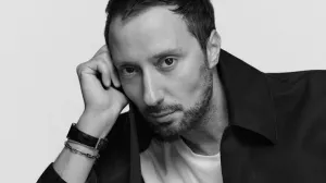 Anthony Vaccarello Hengkang dari Saint Laurent, Koleksi Serba Emas Jadi Salam Perpisahan Usai 10 Tahun