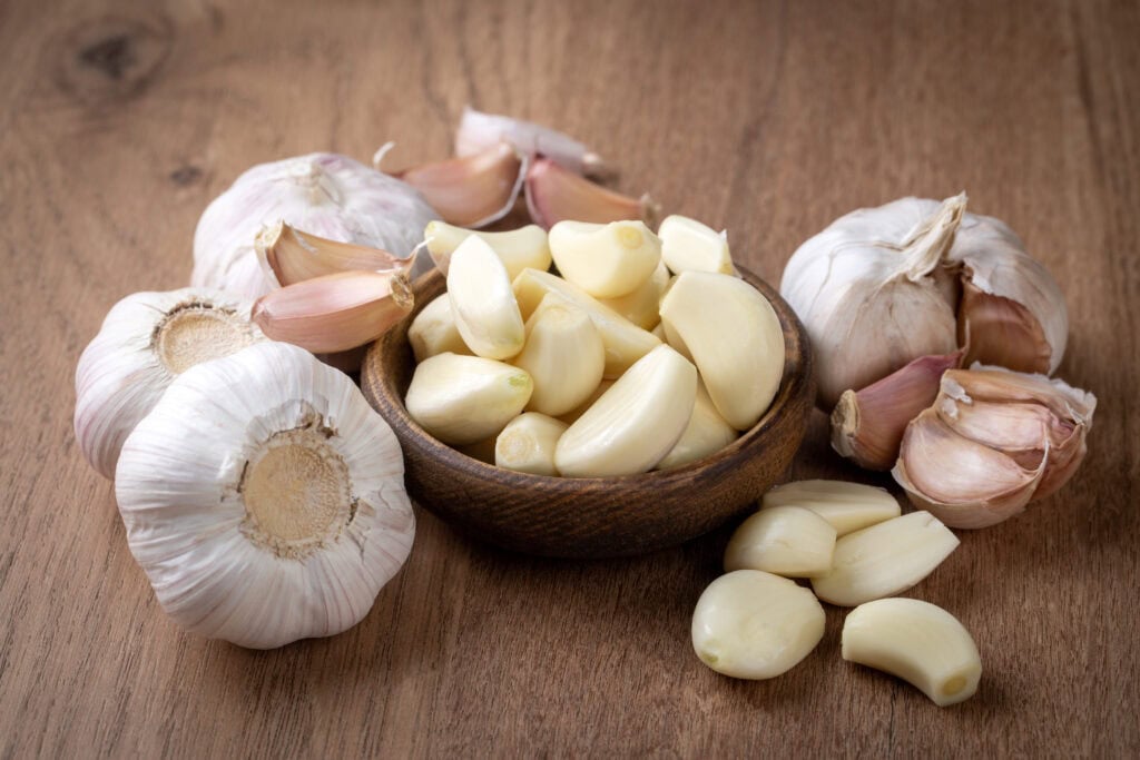 7 Manfaat Bawang Putih Mentah untuk Kesehatan, Bantu Jaga Jantung hingga Turunkan Berat Badan!