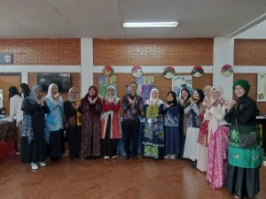Batik Goes to Campus, UI Aj...