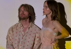 Bikin Heboh! Foto Terbaru Billie Eilish Picu Dugaan Operasi Pengecilan Payudara
