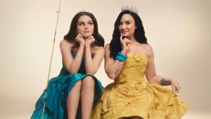 Delena Is Back! Selena Gome...